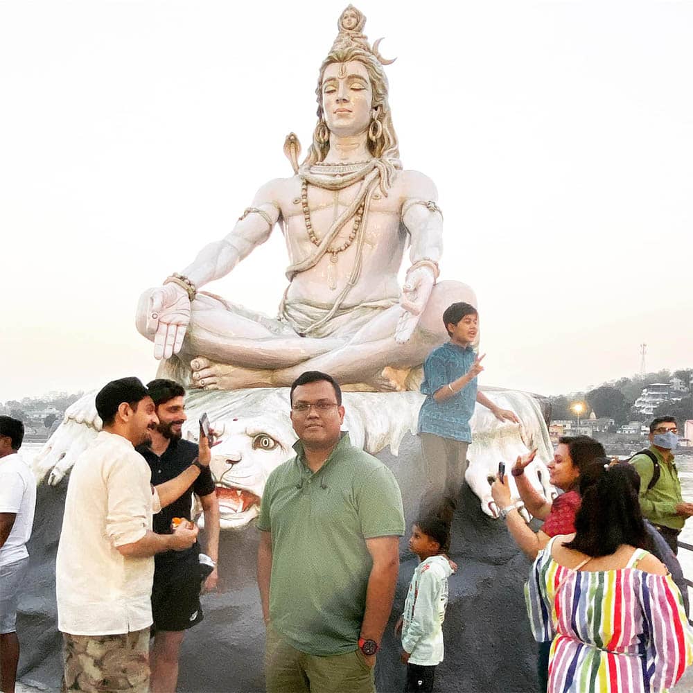 Astro Sailyajit with Lord Shiva statue